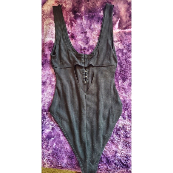 Forever 21 Black Bodysuit. Size Small - Picture 4 of 4